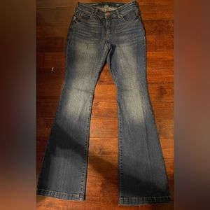The limited- Flare jeans
